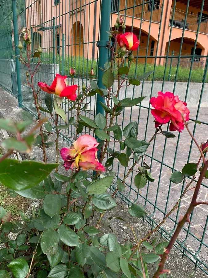 Casa Giardino Fiorito Daire San Siro  İtalya